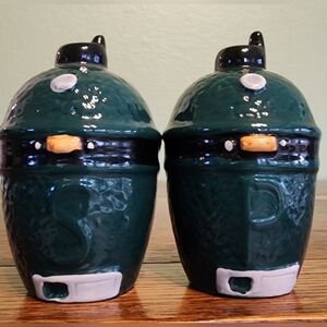 Big Green Egg Salt & Pepper Shakers